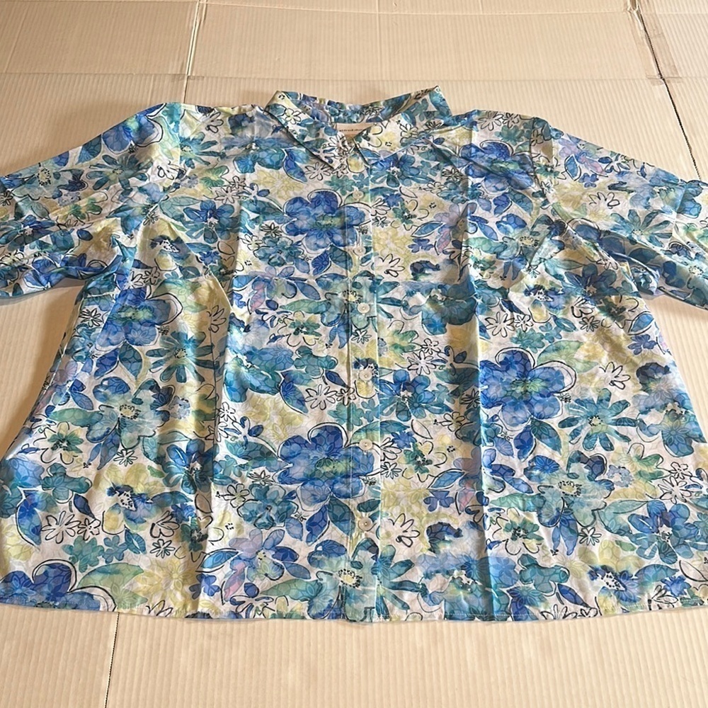 NWT Alfred Dunner Floral elbow fit Button-Up Shirt multi blues side slits collar